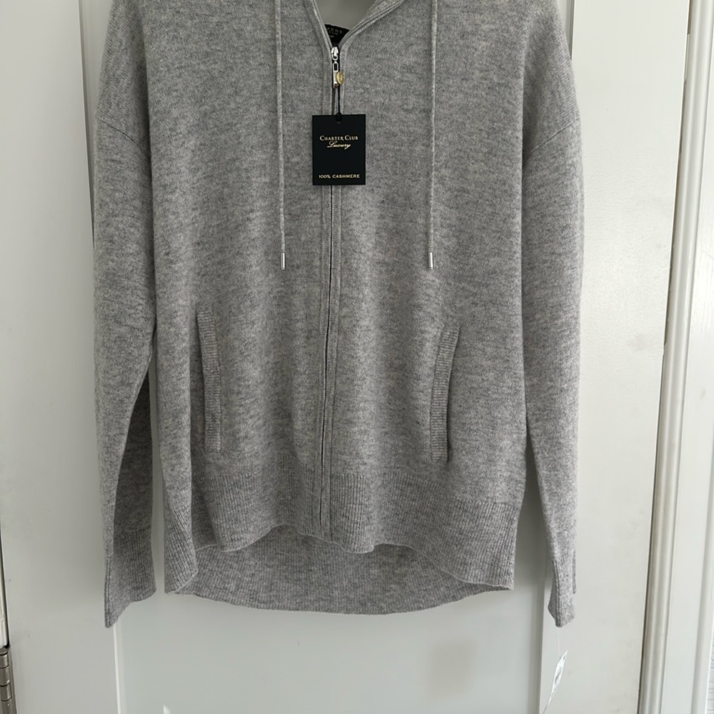 Cashmere sweater NWT